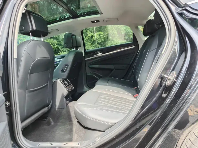 Volkswagen Passat — Фото автомобиля 5