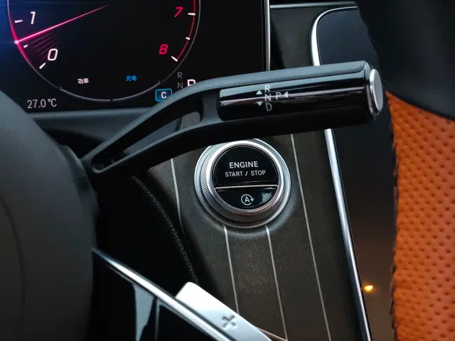 Mercedes-Benz E-Class — Фото автомобиля 11