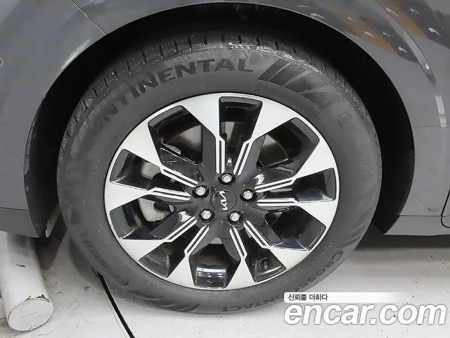 Kia Carnival 4th Gen — Фото автомобиля 5