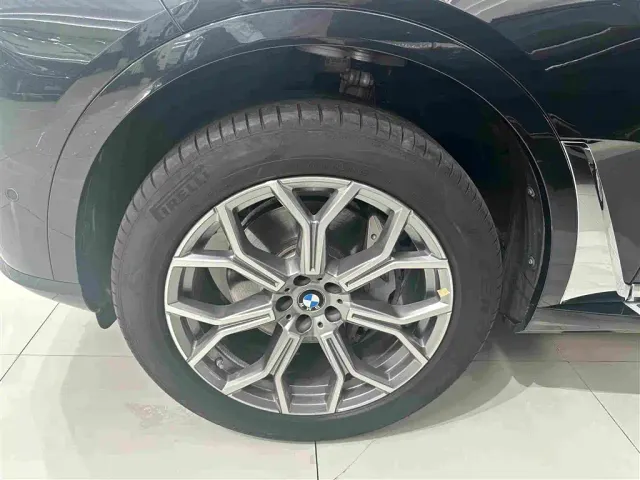 BMW X7 — Фото автомобиля 4
