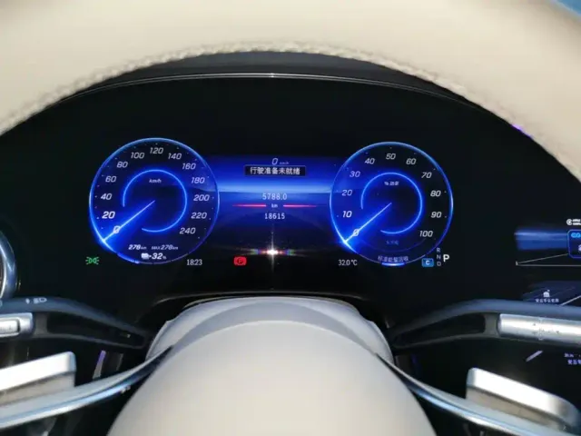 Mercedes-Benz EQS SUV — Фото автомобиля 11