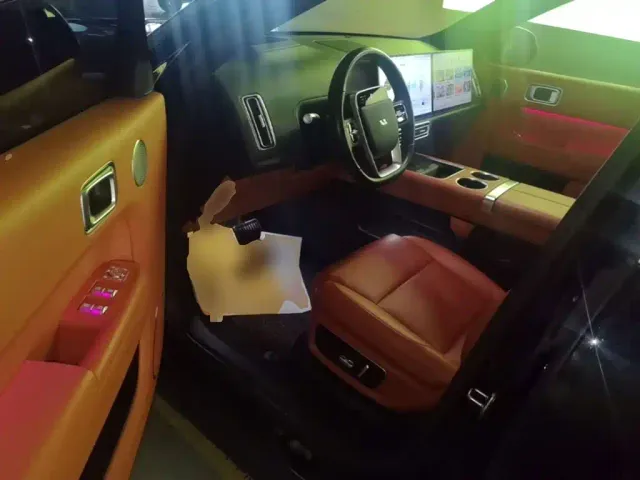Li Auto L8 — Фото автомобиля 15
