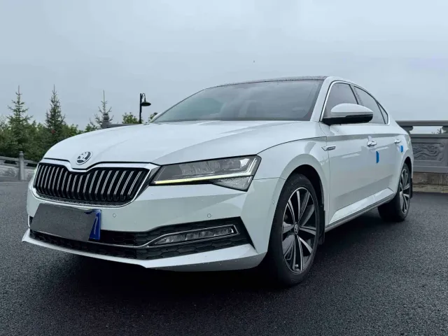 Фотография автомобиля — Skoda Superb