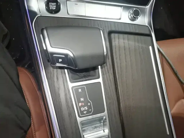 Audi A6L — Фото автомобиля 18