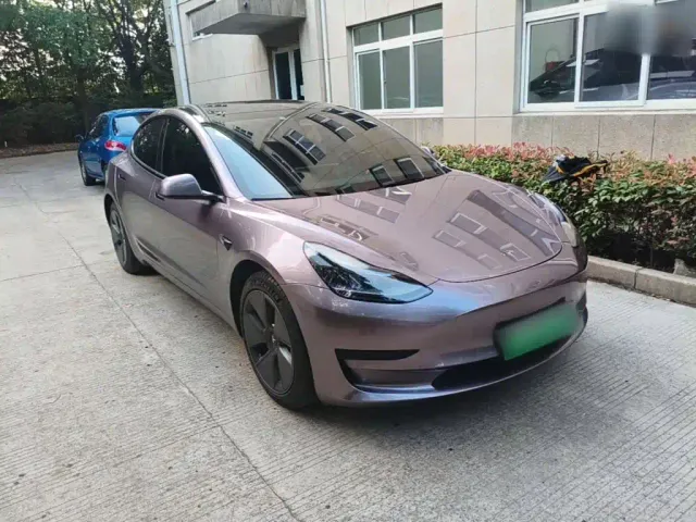 Tesla Model 3 — Фото автомобиля 3