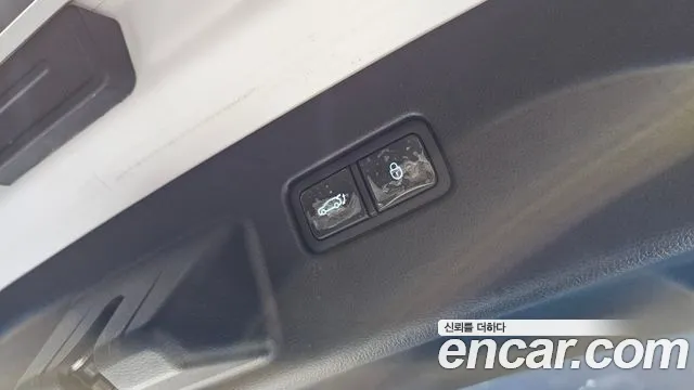 Genesis GV60 — Фото автомобиля 25