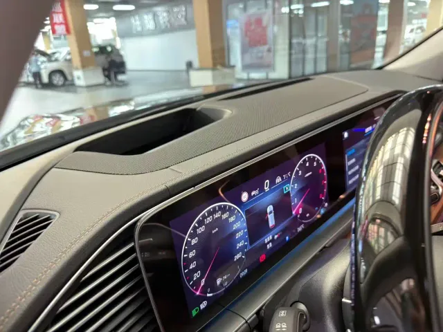 Mercedes-Benz GLS-Class — Фото автомобиля 11