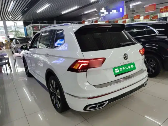 Volkswagen Tiguan L — Фото автомобиля 22