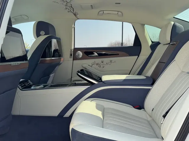 Hongqi H9 — Фото автомобиля 15