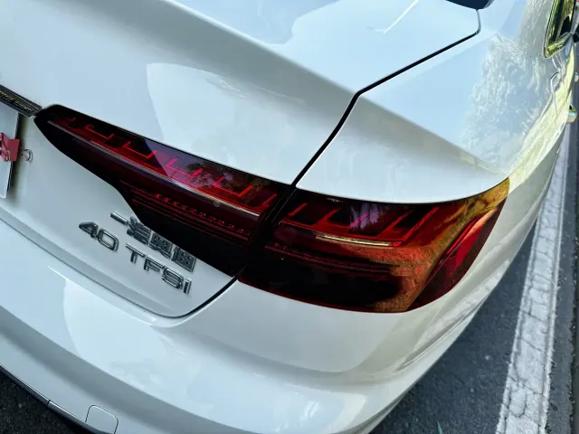 Audi A4L — Фото автомобиля 11