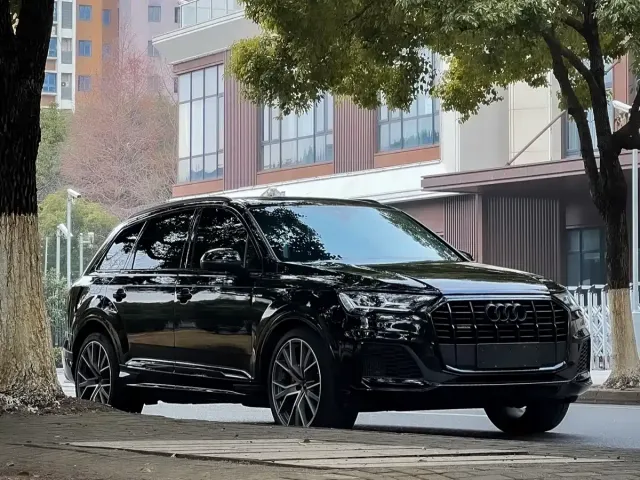 Audi Q7 — Фото автомобиля 3