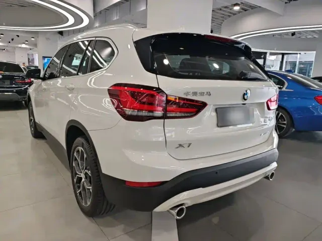 BMW X1 — Фото автомобиля 4