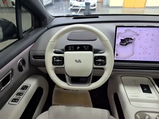 Li Auto i6 — Фото автомобиля 10