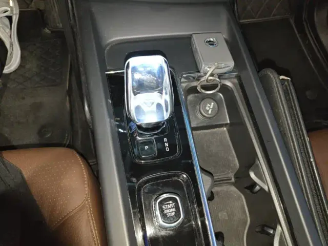 Volvo XC60 — Фото автомобиля 13