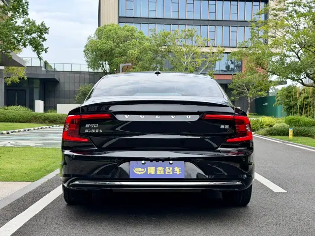 Volvo S90 — Фото автомобиля 21