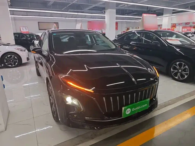 Hongqi E-QM5 — Фото автомобиля 3