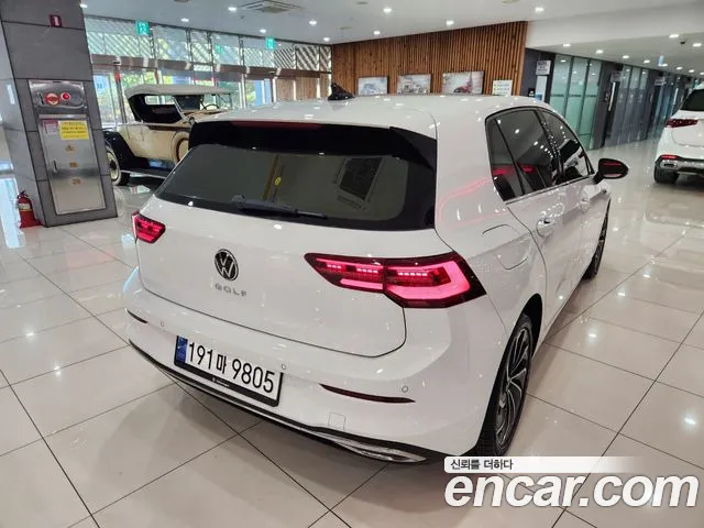Volkswagen Golf — Фото автомобиля 2