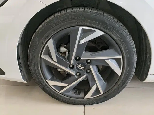 Hyundai Elantra — Фото автомобиля 24