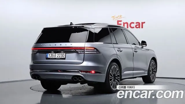 Фотография автомобиля — Lincoln Aviator