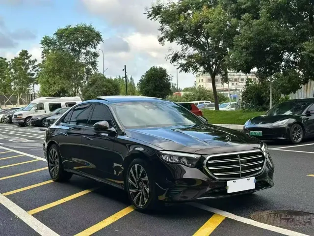 Mercedes-Benz E-Class — Фото автомобиля 3