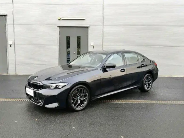 Фотография автомобиля — BMW 3 Series