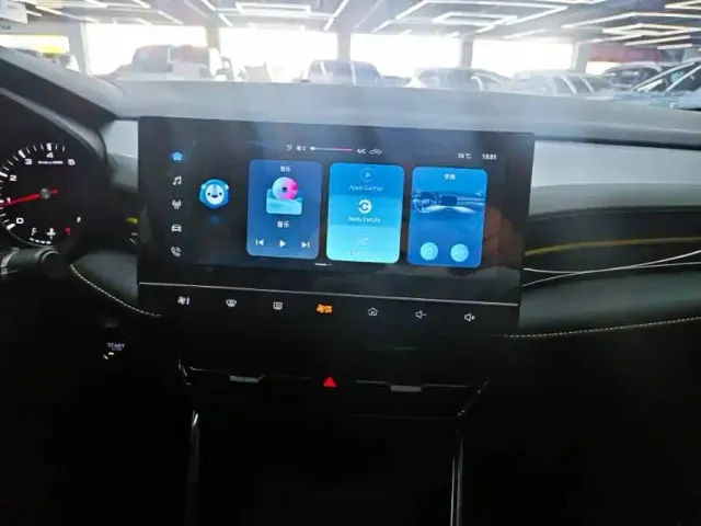 Roewe i5 — Фото автомобиля 17