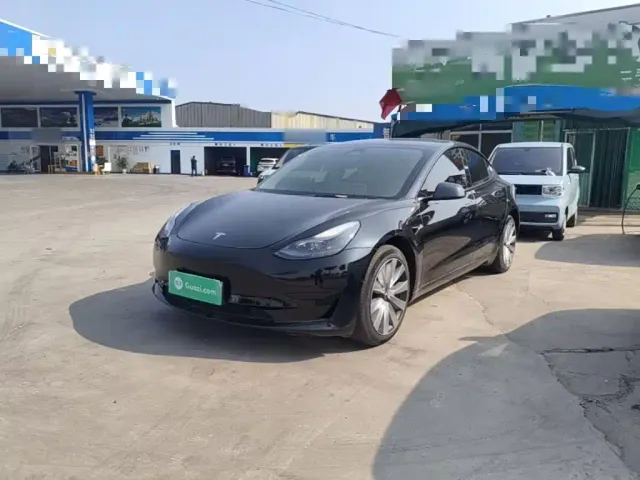 Фотография автомобиля — Tesla Model 3