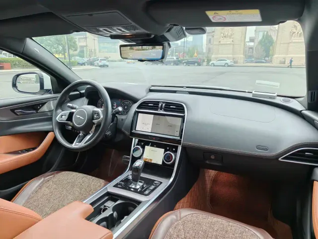 Jaguar XEL — Фото автомобиля 17