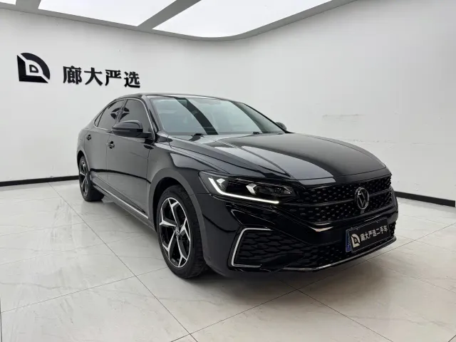 Volkswagen Passat — Фото автомобиля 3