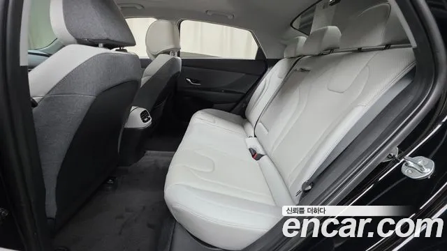 Hyundai AVANTE Avante (CN7) — Фото автомобиля 10
