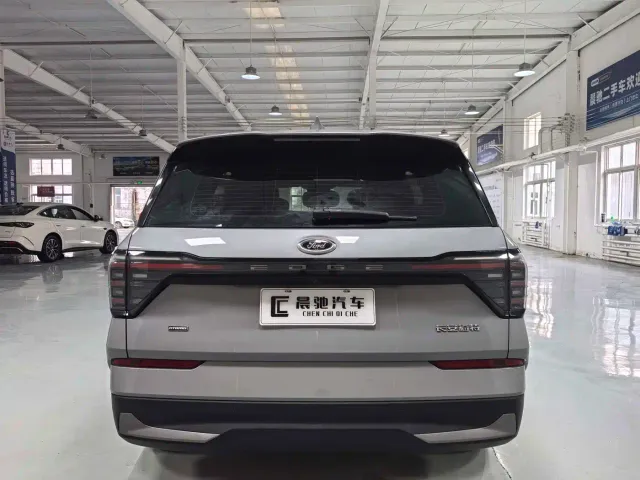 Ford Edge — Фото автомобиля 5