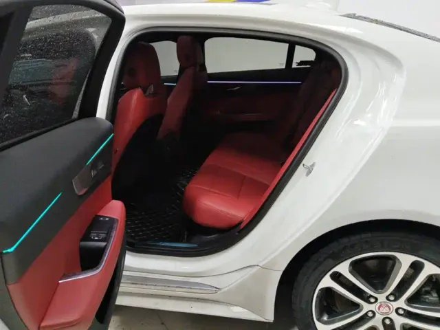 Jaguar XEL — Фото автомобиля 11
