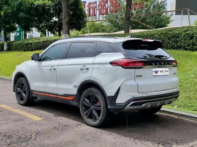 Geely Boyue — Фото автомобиля 4