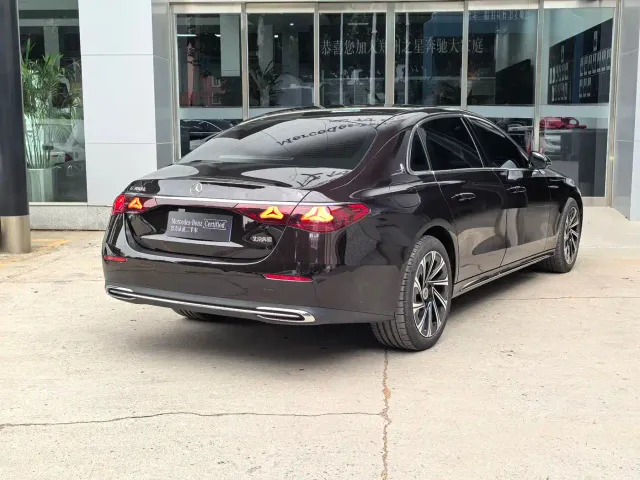 Mercedes-Benz E-Class — Фото автомобиля 15