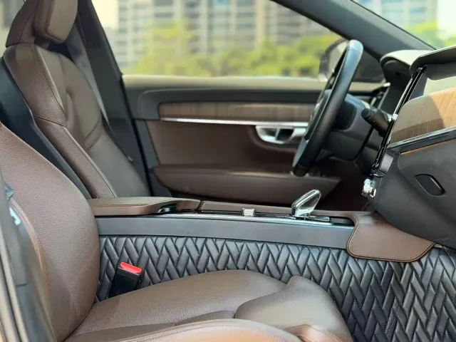 Volvo S90 — Фото автомобиля 9