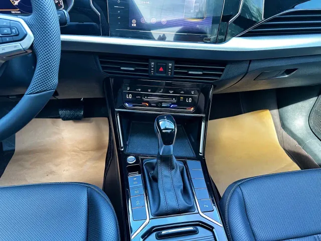 Volkswagen Passat — Фото автомобиля 16