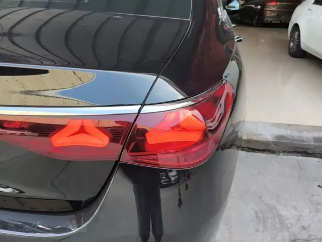 Mercedes-Benz E-Class — Фото автомобиля 7