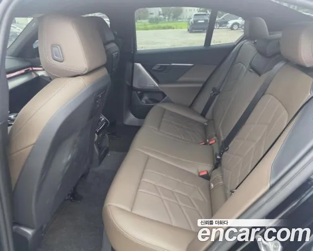 BMW 5 Series G60 — Фото автомобиля 8