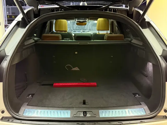 Land Rover Range Rover Velar — Фото автомобиля 19