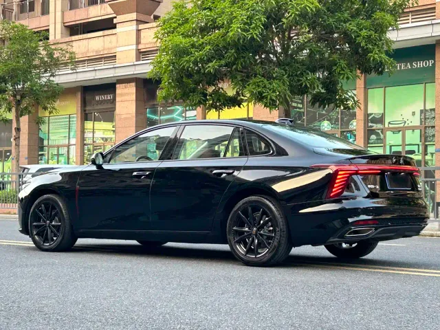 Hongqi H5 — Фото автомобиля 6