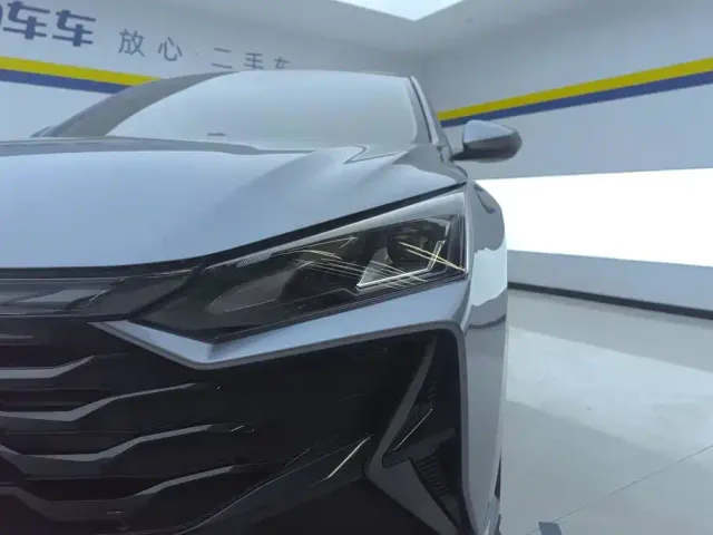 Dongfeng Yixuan — Фото автомобиля 5