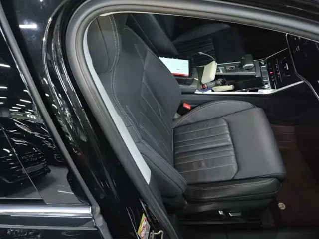 Audi A6L — Фото автомобиля 24