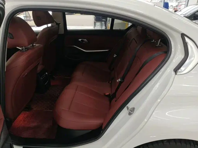BMW 3 Series — Фото автомобиля 16
