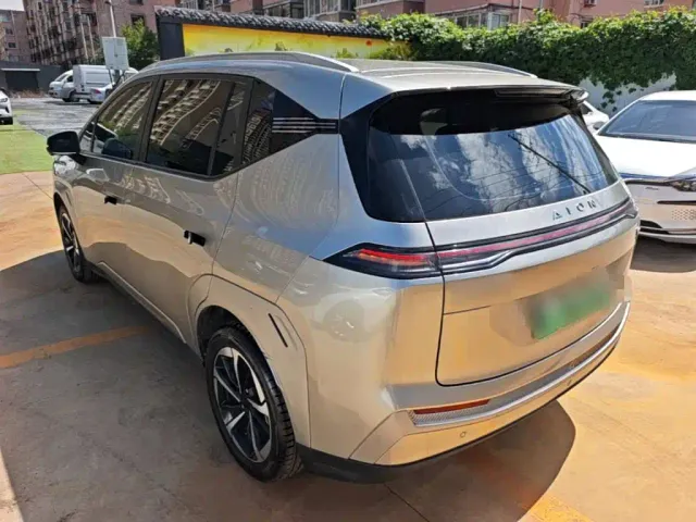 GAC Aion Y — Фото автомобиля 4