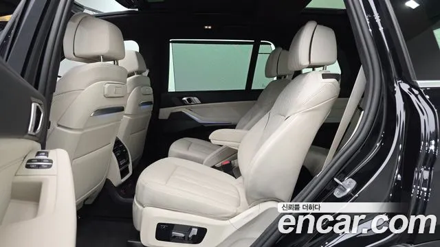 BMW X7 — Фото автомобиля 12