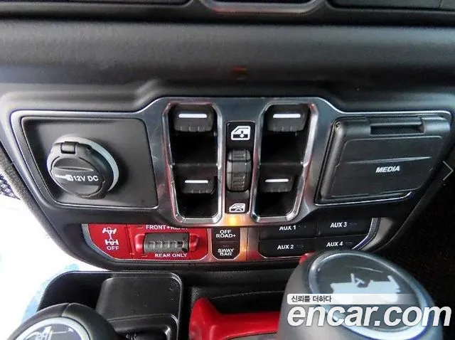 Jeep Wrangler JL — Фото автомобиля 12