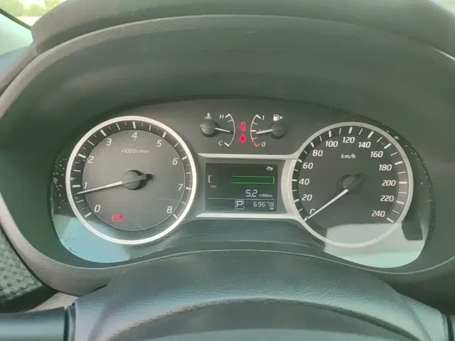Nissan Bluebird — Фото автомобиля 11
