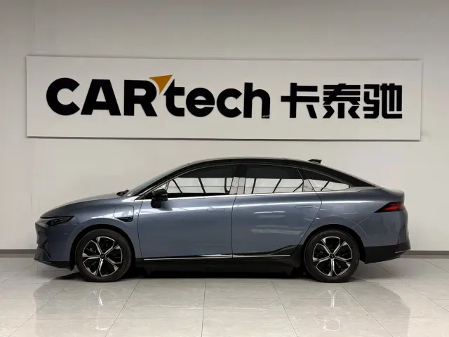 Xpeng P5 — Фото автомобиля 2