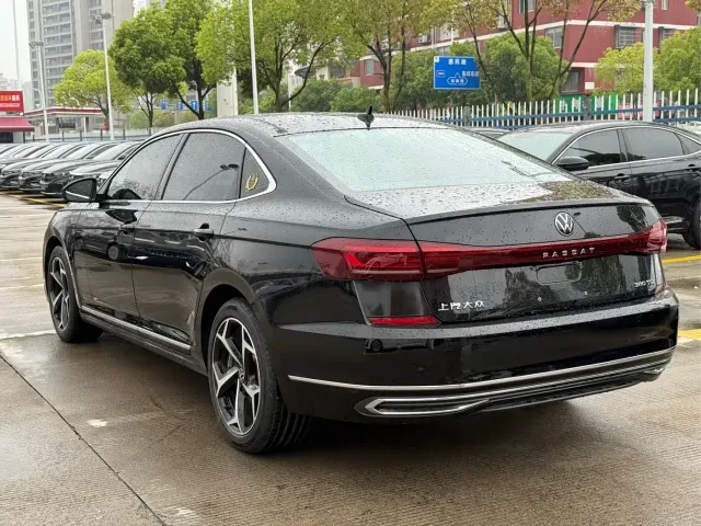Volkswagen Passat — Фото автомобиля 5