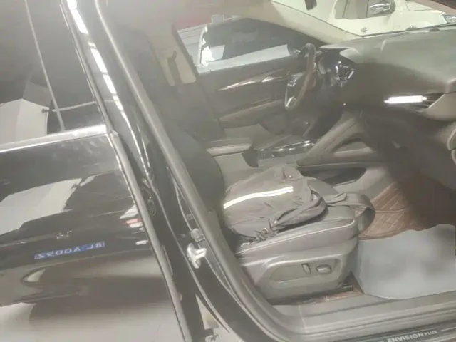 Buick Envision Plus — Фото автомобиля 24